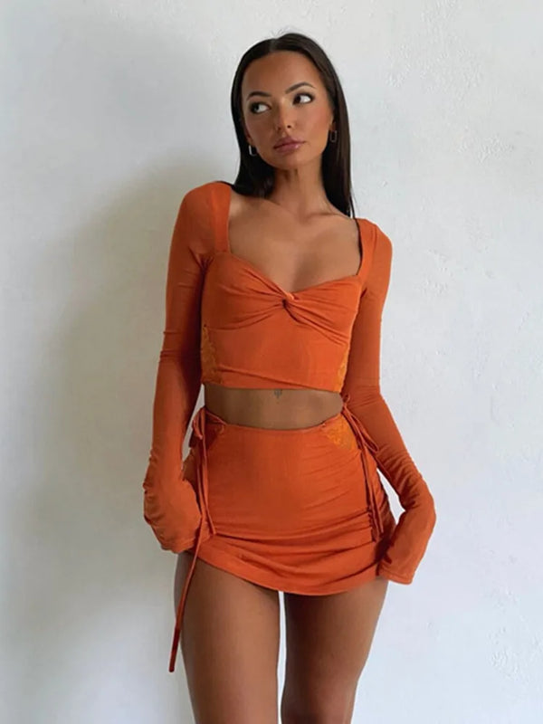 Pieces Outfits Solid Color Sweetheart Neckline Long Sleeve Crop Tops