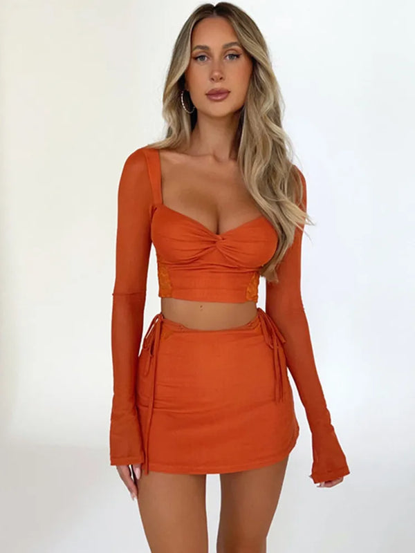 Pieces Outfits Solid Color Sweetheart Neckline Long Sleeve Crop Tops